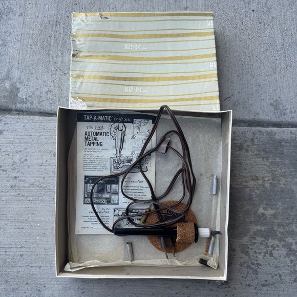 Vintage Tap-A-Matic Craft Set – Automatic Metal Tapping Tool – Untested with Box - Picture 1 of 1